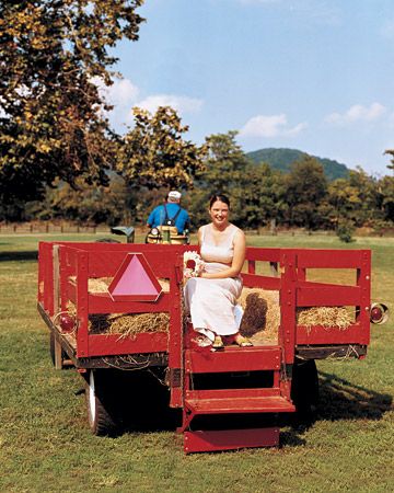 Hayride Wagon Ideas, Wagons For Weddings, Halloween Hay Ride Trailer Decorations, Decorate Wagon For Wedding, Farm Hay Wagons, Hay Ride Ideas, Pumpkin Patch Business, Acreage Ideas, Hay Wagon