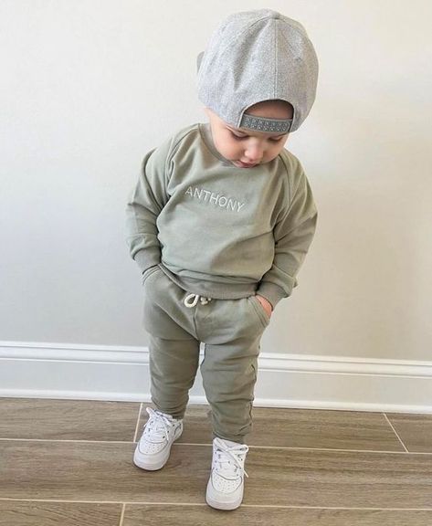 Very good I will buy again without any doubt the product is of extreme quality and a price without equal. Toddler Boy Spring Outfits, Embroidered Sweatshirt Outfit, Baby Boy Style Outfits, Cool Baby Boy Outfits, Toddler Style Boy, Baby Boy Outfits Stylish, Cute Toddler Boy Outfits, Infant Boy Fashion, Stylish Toddler Boy Outfits