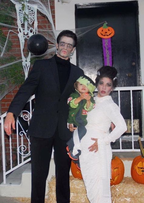 Easy Frankenstein Costume, Girl Frankenstein Costume, Baby Frankenstein Costume, Frankenstein And Bride Costume, Frankenstein And Bride Of Frankenstein, Ideas Disfraz, Frankenstein And Bride, Bride Of Frankenstein Costume, Frankenstein Costume