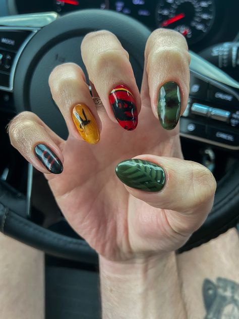 Jurassic Park themed nail set Jurassic Park Makeup Ideas, Indiana Jones Nails, Jurassic Park Nails Designs, Universal Studios Nail Art, Jurassic Park Makeup, Dinasour Nail, Jurrasic Park Nails, Jurassic World Nails, Theme Park Nails