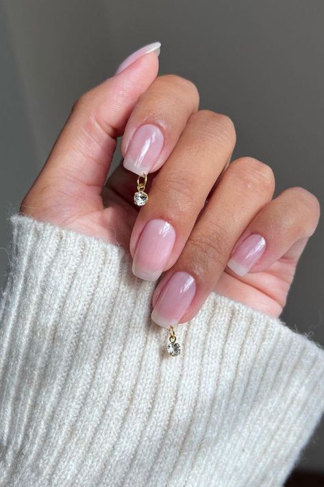 The noughties has struck once again with nail piercings thanks to pretty, new-gen way to wear this throwback trend. 📷 iramshelton Orange Ombre Nails, Nail Piercing, Nagellack Trends, Wedding Nail, Wedding Nails Design, Spring Nail Art, Nail Jewelry, Cool Nail Designs, Nail Accessories