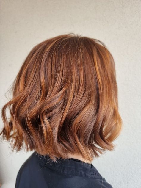 hair hairstyles redhaircolor color Copper Hair On Short Hair, Hair Color Ideas Autumn, Copper Red Hair Short Bob, Auburn Hair With Blonde Highlights Short, Cooper Hair Color Short Hair, Short Hair Copper Highlights, Autumn Hair Short, Auburn Balayage Bob, Copper Bob Hair Short