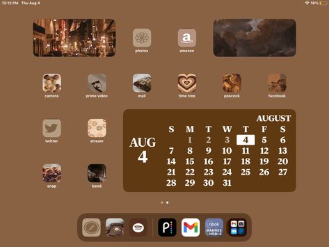 Tablet Wallpaper Aesthetic Brown, Brown Ipad Homescreen, Fall Ipad Setup, Ipad Homescreen Ideas Brown, Brown Ipad Aesthetic, Ipad Homescreen Ideas Simple, Ipad Homescreen Ideas Fall, Brown Ipad Wallpaper Aesthetic, Ipad Wallpaper Aesthetic Brown