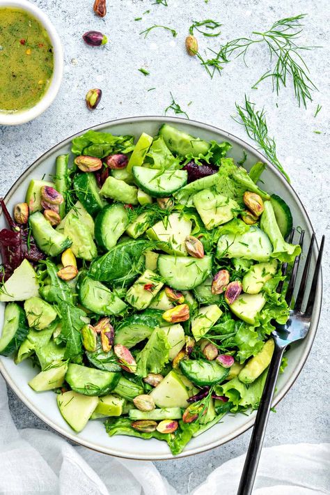 This easy mixed green salad is perfect for either lunch or dinner. You will love the fresh flavors of avocado, leafy greens, lemon juice, cucumbers, and more! Sides For Breakfast, Mixed Green Salad Recipes, Fancy Salad, Mixed Green Salad, Fancy Salads, Leafy Green Salads, Green Salad Recipes, Salad Mixed Greens, Simple Green Salad