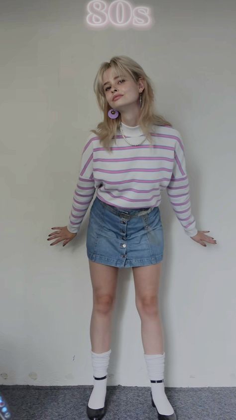 Casual 80s Fashion, 80s Mini Skirt Outfit, Retro Pastel Outfit, 80s Fashion High Schools, 1985 Fashion Woman Outfit, 80s Women’s Fashion, 1980s School Fashion, Pastel 80s Outfit, 80s Style Outfits For Women