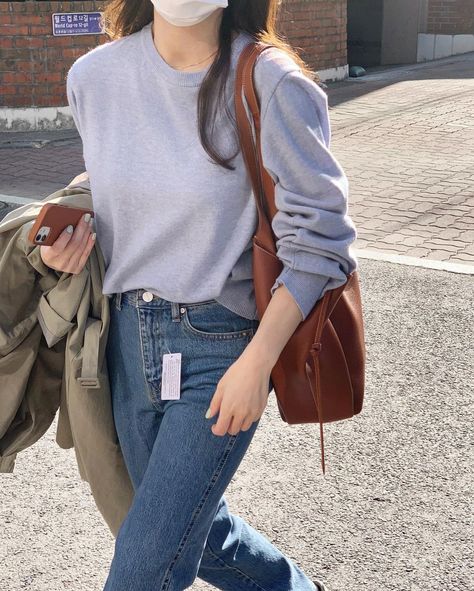 Korean Jeans Outfit Casual, Korean Outfit Street Styles, Casual College Outfits, Korean Casual Outfits, Streetwear Clothes, Everyday Fashion Outfits, Casual Day Outfits, Classy Work Outfits, Korean Girl Fashion