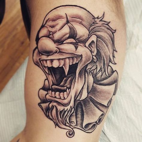 Clown Face Tattoo, Scary Clown Drawing, Jester Tattoo, Evil Clown Tattoos, Evil Skull Tattoo, Chicano Tattoos Sleeve, Evil Clown, Evil Tattoos, Clown Tattoo