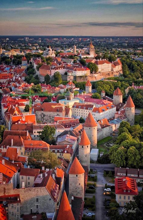 Tallinn Old Town - The Walls of Tallinn were built in the 13th century, 26 defense towers, 2 gates and 1.14 miles of wall still remain. UNESCO World Heritage Site Tallinn Old Town, Baltic Countries, Tallinn Estonia, Travel Wishlist, Voyage Europe, World Cities, Dream Holiday, Tallinn, City Break