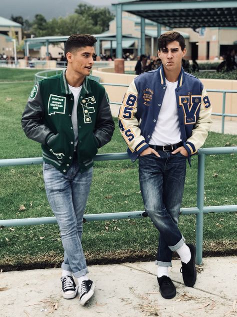 Classic 80s Outfit, 1980s Mens Fashion Casual, 1980s School Fashion, 80s Letterman Jacket Outfit, Jock Outfit Men, 80's Jock Aesthetic, 90s Letterman Jacket Outfit, 80s Outfits Party Women 1980s, 80s Highschool Fashion