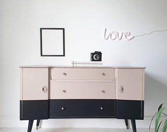 Upcycled Sideboard, Retro Furniture Makeover, Midcentury Sideboard, Upcycled Furniture Before And After, Sideboard Upcycle, Vintage Painted Furniture, Retro Sideboard, Painted Sideboard, Upcycled Furniture Diy