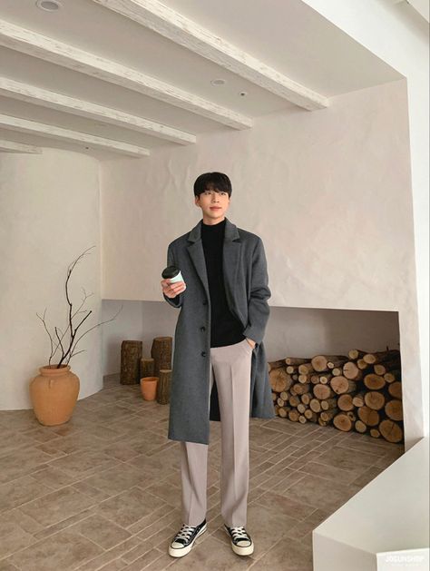 Korea Fall Outfit Men, Korean Long Coat Outfit Men, Korean Overcoat Men, Japan Autumn Outfit For Men, Japan Fall Outfit Men, Korea Style Men, Long Coat Photoshoot, Japan Outfits Men, Korean Men Winter Outfit