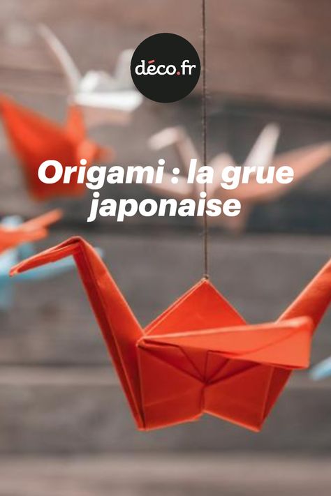 Les grues japonaises sont idéales pour réaliser des mobiles aériens. Découvrez vite leur histoire et quelques idées pour intégrer les origamis de grue japonaise dans votre décoration, grâce à la rédaction ! Mobil Origami, Mini Origami, Kids Activities, Activities For Kids, Origami, Tap, Dolls, Crochet