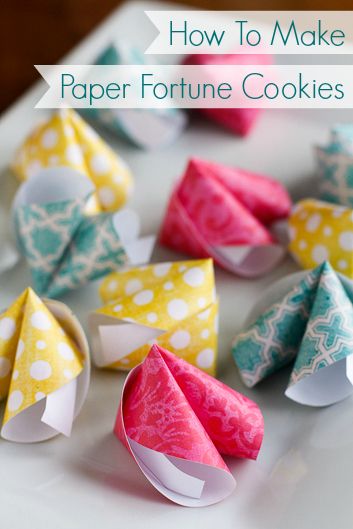 How To Make Paper Fortune Cookies -- these cute paper fortune cookies are super easy to make! Not just for Chinese New Year, they're great for Valentine's Day, wedding favors, birthday parties, and much more... | via @unsophisticook on unsophisticook.com Paper Fortune Cookies, Cookie Template, Seasonal Centerpieces, China Decor, Tutorial Origami, Chinese New Year Crafts, Origami Ideas, Folding Origami, Fortune Cookies