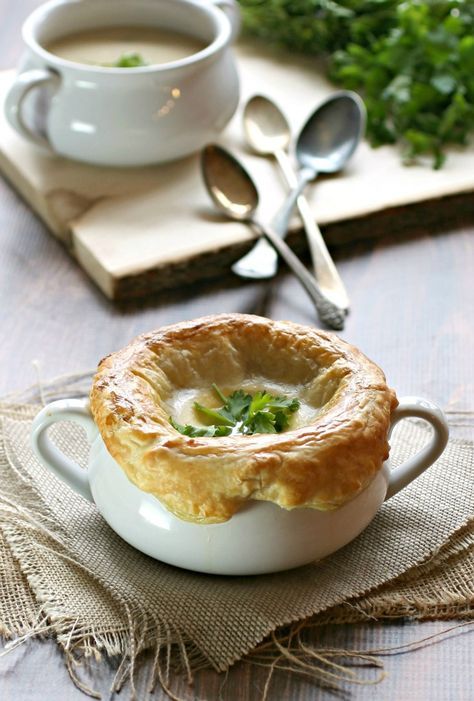 Onion and Smoked Gouda Bisque with Puff Pastry Gouda Cheese Recipes, Zuppa Soup, Puff Pastry Crust, Smoked Gouda, Pastry Crust, Onion Soup, Cheese Recipes, Puff Pastry, Soup And Salad