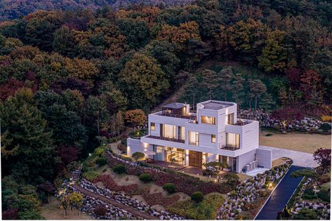 South Korea House, Grass Roof, Retreat House, Geothermal Energy, Dimensional Wall, Rooftop Deck, Architecture Office, Outdoor Deck, Spacious Living