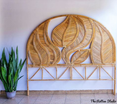 Handmade Rattan Palm Leaf Headboard Rattan Bedhead King Queen - Etsy Driftwood Headboard, Rattan Bedhead, Bamboo Headboard, Boho Headboard, Wood School, Tropical Bedrooms, Wicker Headboard, Rattan Headboard, Arched Headboard