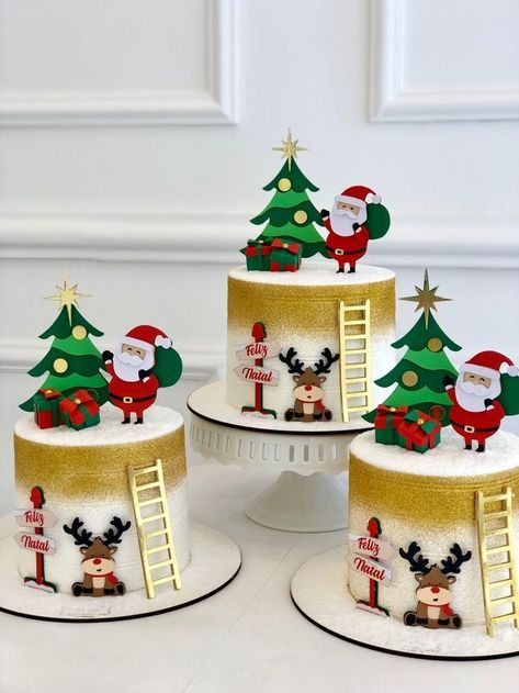 Xmas Theme Cake, Xmas Cake Designs, Christmas Theme Cake Ideas, Simple Christmas Cake Designs, Christmas Santa Cake, Santa Cakes, Fun Christmas Cake, Christmas Themed Cakes, Christmas Theme Cake