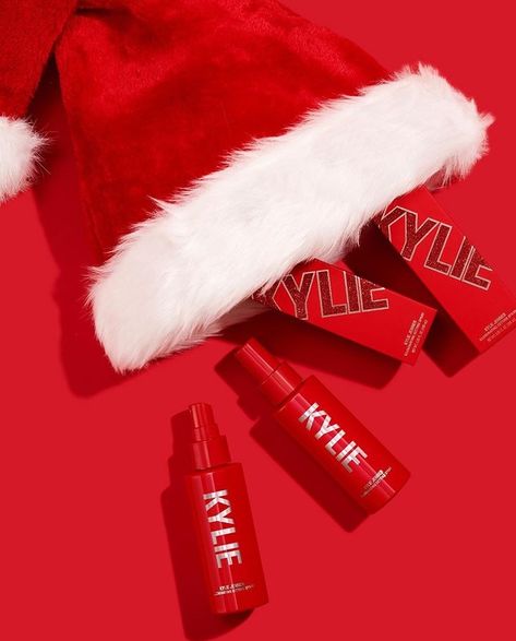 Kylie Jenner Holiday, Kylie Holiday Collection, Christmas Marketing Campaign, Xmas Photoshoot, Christmas Editorial, Christmas Marketing, Santa Klaus, Christmas Advertising, Spa Holiday