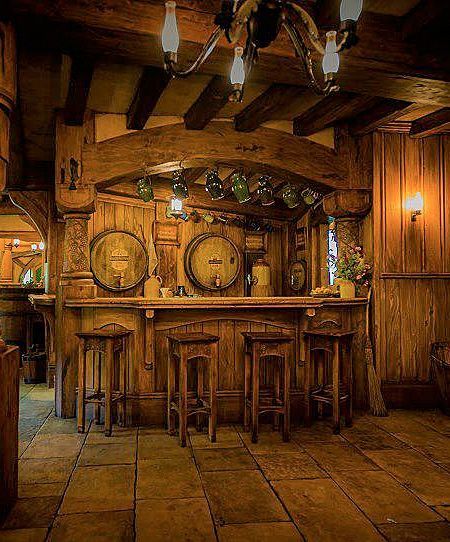 Taverna Medieval, Pub Interior Design, Dnd Room, Urban Industrial Decor, Dragon Green, Casa Hobbit, Pub Interior, Pub Design, Home Pub