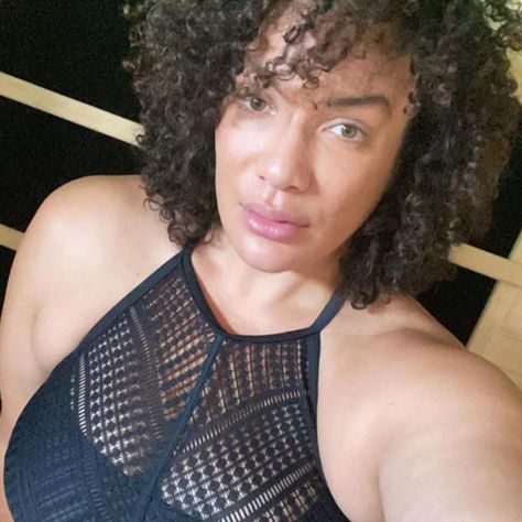 @niajaxwwe Queen Of The Ring, Nia Jax, Best Instagram Photos, Best Selfies, Cool Instagram, Female Athletes, Selfies, Wwe, How To Find Out