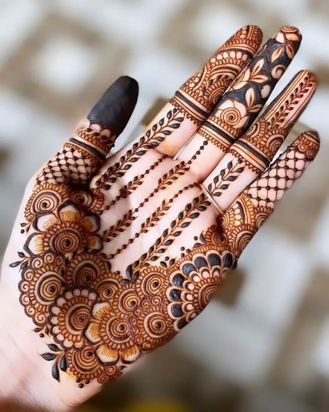 Front Side Mehndi Design Simple, Floral Henna Designs Front Hand, Back Side Mehendi Design Stylish, Floral Henna Designs Simple, Aesthetic Mehendi, Simple Henna Designs Hand, Henna Floral, Short Mehndi Design, Mahendi Designs