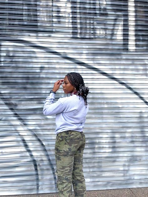 Grey Camo Cargo Pants Outfit, Camo And Silver Outfit, Camo Pants Photoshoot, Black And White Camo Pants, Grey Crewneck Outfit, Grey Camo Jeans, Grey Camo Pants, Crewneck Outfit, Camo Pants Outfit