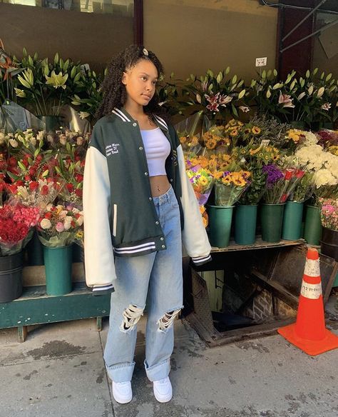 Summer Outfits Baddie, Baddie Ideas, Varsity Jacket Outfit, Outfits Baddie, Jacket Outfit Women, Summertime Outfits, Chic Summer Outfits, Stylish Summer Outfits, Cool Summer Outfits