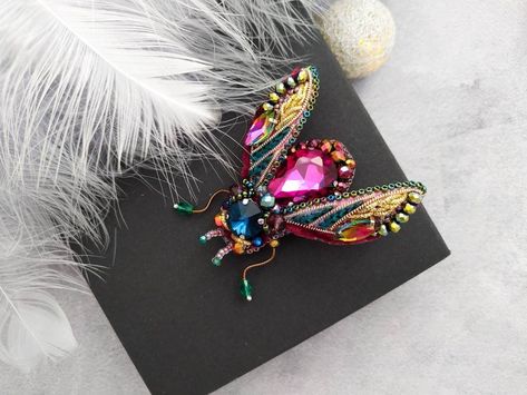 Handmade Brooches Ideas, Beaded Beetle, Brooches Ideas, Beaded Bugs, Beetle Brooch, Brooch Ideas, Bug Brooch, Bead Animals, Dragonfly Pin