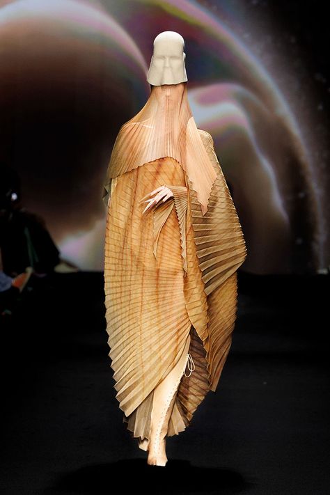 Robert Wun’s 10th Anniversary Couture Collection Robert Wun, 2024 Couture, Concept Of Time, Collection Couture, Couture Week, Famous Models, Fashion Show Collection, Fall 2024, Couture Collection