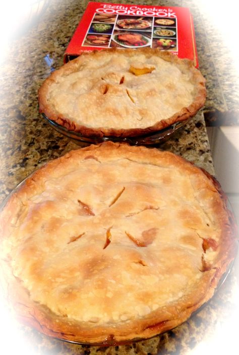 Betty Crocker peach pie Peach Pie Recipes Easy, Pie Recipes Easy, Peach Pie Filling Recipes, Pie Peach, Homesteading Recipes, Fresh Peach Recipes, Fresh Peach Pie, Homemade Pies, Peach Pie Recipes