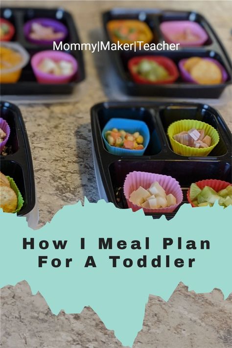 Learn how I meal plan and do my meal prepping for my son's lunches at daycare only once a week in less than 30 minutes. These easy, quick, colorful (and realistic) recipes will work for even the pickiest eaters. BONUS: Ultimate Toddler Meal Planning FREEBIE includes dozens of shortcuts and time-saving tricks for busy moms who don't have time to make lunches! | Baby Food, Baby Led Weaning And Recipes For Toddlers Meal Plan For Toddlers, Daycare Meals, Baby Solid Food, Easy Toddler Meals, Easy Baby Food Recipes, Baby First Foods, Food Baby, Making Lunch, Kid Food