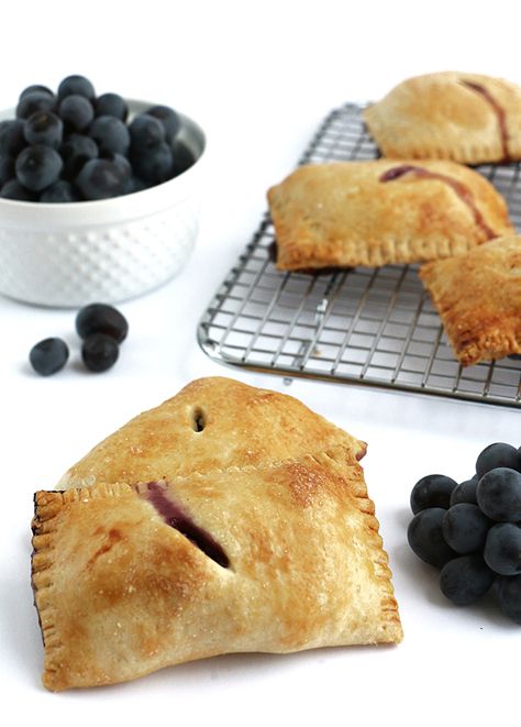 Concord Grape Hand Pies – Alana Jones-Mann Things To Make With Concord Grapes, Concord Grape Recipes Easy, Grape Recipes Dessert, Grape Pie Filling, Grape Desserts, Grape Dessert Recipes, Concord Grape Pie, Concord Grape Recipes, Grape Dessert