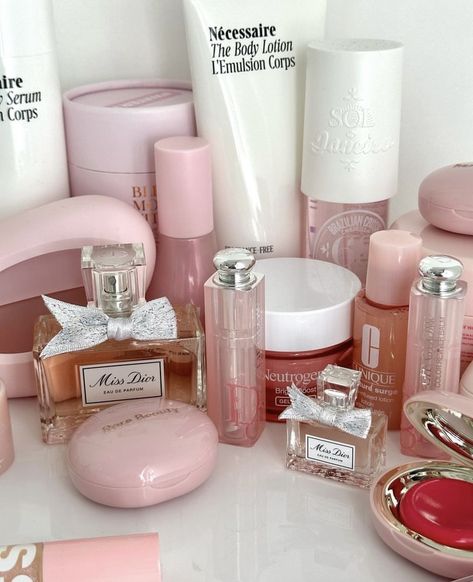 Lalala Girl, Girl Pink Aesthetic, Vanity Pink, Pink Skincare, Beauty Content Creator, Pink Packaging, Dior Lip, Dior Aesthetic, Pink Vanity