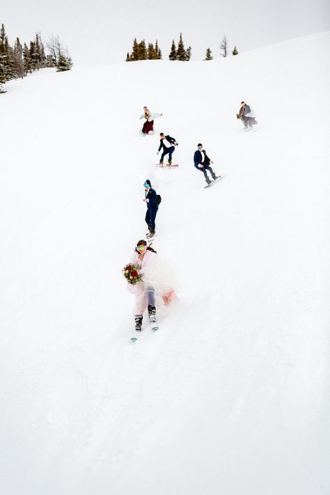 Ski Wedding Photos, Skiing Wedding Photos, Winter Ski Wedding, Ski Wedding Ideas, Skiing Wedding, Ski Lodge Wedding, Alpine Wedding, Banff Winter, Winter Bachelorette