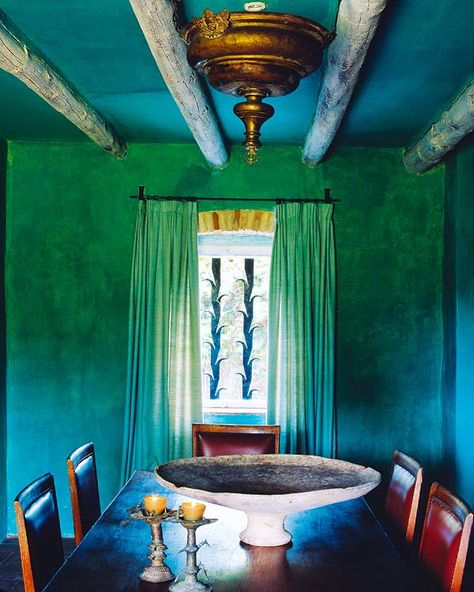 Blue-Green Mermaid Kitchen, Turquoise Dining Room, Beach Bedrooms, Mexico Life, Mexico Colors, Dreamy Interiors, Blue Ceiling, Spanish Interior, Wall Blue