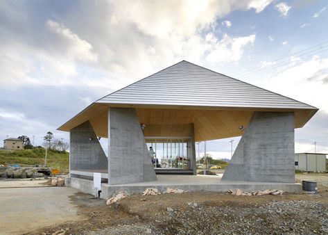 This timber and concrete community pavilion in a Japanese fishing village by Kazuyo Sejima and Yang Zhao is part of Toyo Ito's Home For All project. Toyo Ito, Wood Architecture, Japanese Architect, Interesting Buildings, Structure Architecture, Japanese Architecture, Miyagi, Space Architecture, Classical Architecture