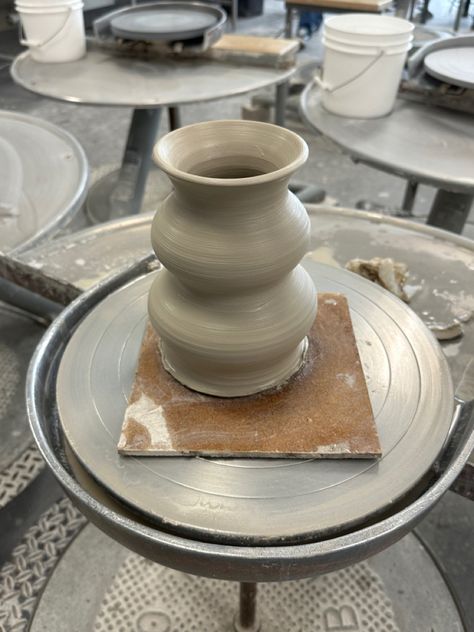 Emma Grant, Wheel Thrown Ceramics, Sculpture Art Clay, Ceramic Workshop, Keramik Design, Wheel Thrown Pottery, Pottery Crafts, Diy Pottery, Pottery Classes