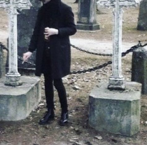 Alex Core, Gothic Academia, 80s Goth, Vampire Aesthetic, Trad Goth, Victorian Goth, Goth Aesthetic, Grunge Goth, Gender Envy