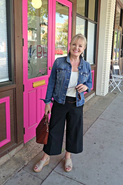 Jennifer Connolly of A Well Styled Life wearing casual fall look with denim jacket and wide cropped pants Wide Leg Denim Capris Outfit, Wide Leg Crop Pants Outfit, Cropped Pants Outfit, Capri Pants Outfits, Wide Cropped Pants, A Well Styled Life, Cropped Jeans Outfit, Outfit For Petite Women, Outfit Petite