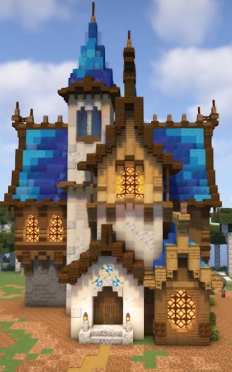 Warden House Minecraft, Beacon Designs Minecraft, Redstone Lamp Ideas, Minecraft Mage House, Minecraft Bookcase, Redstone Minecraft Tutorials, Minecraft Spawn Hub, Minecraft Medieval Village, Redstone Creations