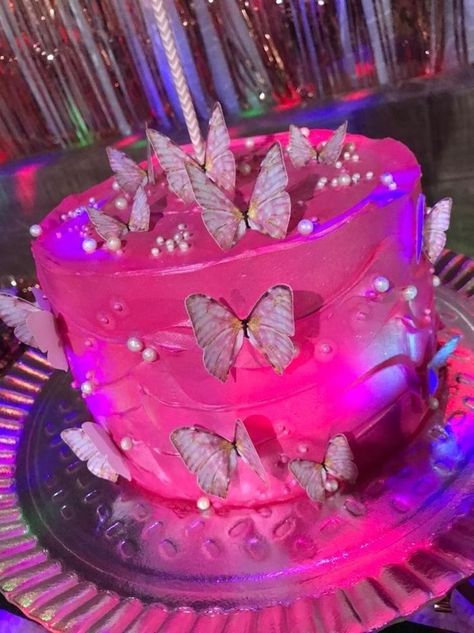 Gold Butterfly Cake, Hot Pink Cakes, Hot Pink Birthday, Birthday Party Drinks, Cake Shots, Pink Sweet 16, Butterfly Birthday Cakes, 13 Birthday Cake, Birthday Cakes For Teens