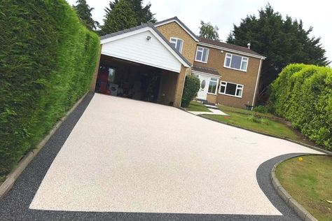 How Much Does a Resin Driveway Cost? | Price Guide 2024 Resin Drives Driveways, Daltex Resin Driveway, Resin Driveway Colours, Resin Driveway Ideas Uk, Driveway Ideas Uk, Resin Driveway Ideas, Driveway Uk, Driveway Ideas Cheap, Resin Gravel