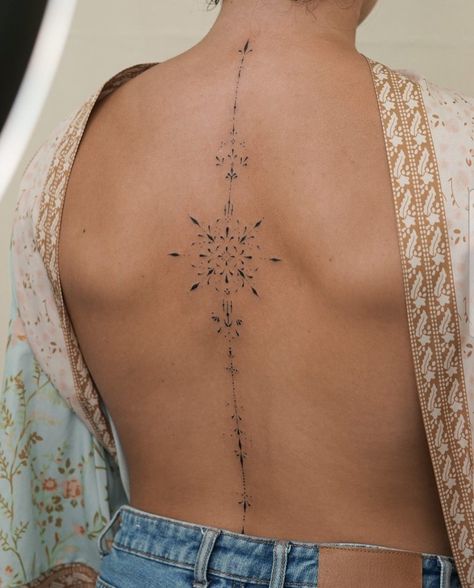 Tattoo Near Armpit, Spine Tattoos Mandala, Spine Tattoos For Women Ornamental, Fine Line Tattoos For Women Back, Ornament Spine Tattoo, Line Back Tattoo Woman, Hippie Spine Tattoo, Ornamental Spine Tattoos, Minimalistic Back Tattoo