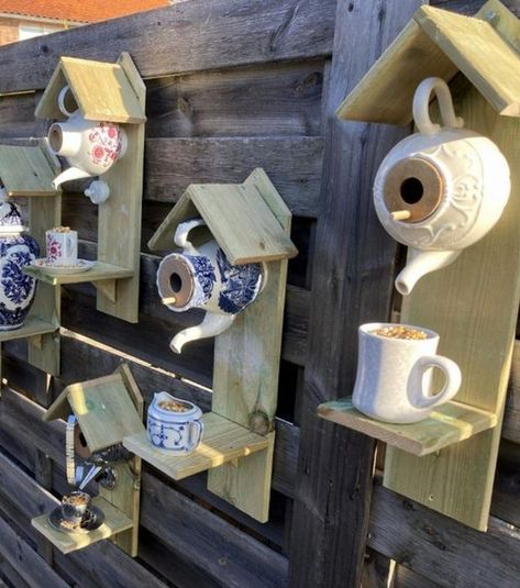 20 Beautiful Whimsical Backyard Ideas on Pinterest - Decomagz Teapot Birdhouse, Unique Garden Decor, Bird Houses Ideas Diy, Homemade Bird Feeders, Bird House Feeder, Unique Bird Houses, Diy Bird Feeder, Bird Houses Diy, Home Garden Design