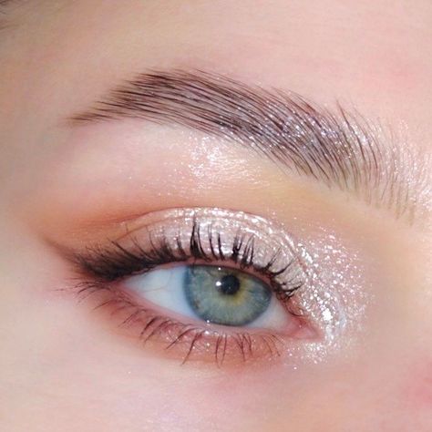 Pastel Prom Makeup, Natural Fairy Makeup, Ethereal Wedding Makeup, Prom Makeup For Blue Eyes, Prom Eyes, Shimmer Eye Makeup, Prom Eye Makeup, Formal Makeup, Smink Inspiration