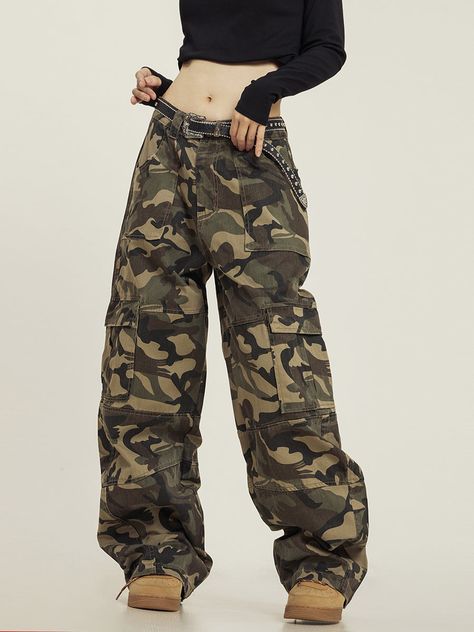 CTB relaxed-fit cotton blend cargo pants, belt loops, zip-fly, four-pocket styling, patch pockets at outseams. Composition - Cotton Blend Sizing: US/EU Regular Fit Model: 168cm/55kg 5'6/121lbs wearing size M Camo Pants Men, The Slim Shady, Pants Gift, Latina Fashion Outfits, Camouflage Pants, Camo Cargo Pants, Baby Tees Y2k, Green Cargo Pants, Fall Winter 2024