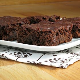 Alida's Kitchen: Chocolate Banana Brownies Honey Brownies, Chocolate Banana Brownies, Dairy Free Recipes Easy, Dairy Free Brownies, Brownie Recipes Healthy, Banana Brownies, How To Make Brownies, Honey Recipes, Sugar Free Desserts