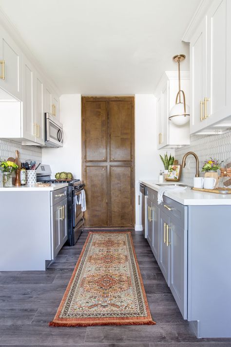 Move Over, Two-Color Tuxedo Kitchens: A Big New Trend Is Here — Kitchen Design Kitchen Cabinets Painted Grey, Kitchen Cabinet Trends, Серая Кухня, Grey Kitchen Designs, Grey Interior Design, Blue Kitchen Cabinets, New Kitchen Cabinets, Wood Kitchen Cabinets, Galley Kitchen