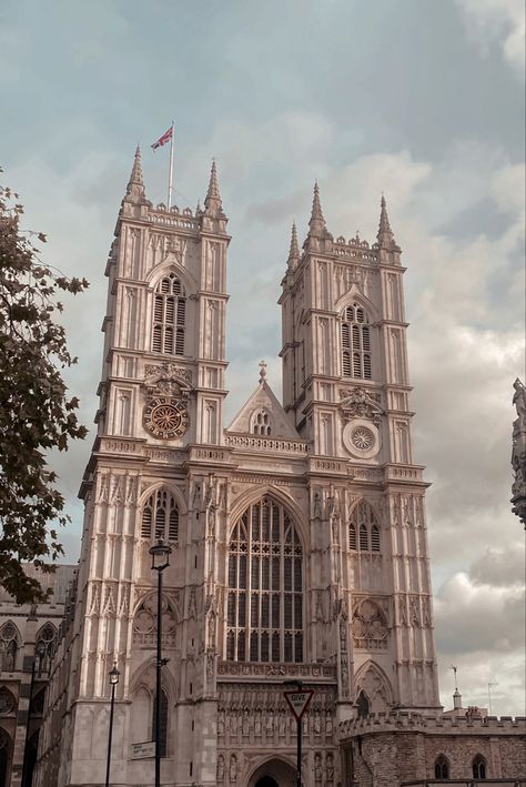 Westminster Abbey Wedding, Westminster Abbey Aesthetic, Anglican Aesthetic, Westminster Cathedral, Westminster Abbey London, London Cathedral, British Culture, England Aesthetic, Church Aesthetic