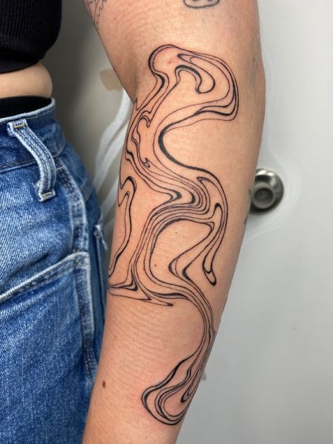 A tattoo i did not too long ago! Check out more on my instagram @createdbydig 🤍 Swirly Tattoo, Line Tattoo Arm, Swirl Tattoo, Around Arm Tattoo, Wrap Around Tattoo, Abstract Tattoo Designs, Shape Tattoo, Elbow Tattoos, Subtle Tattoos